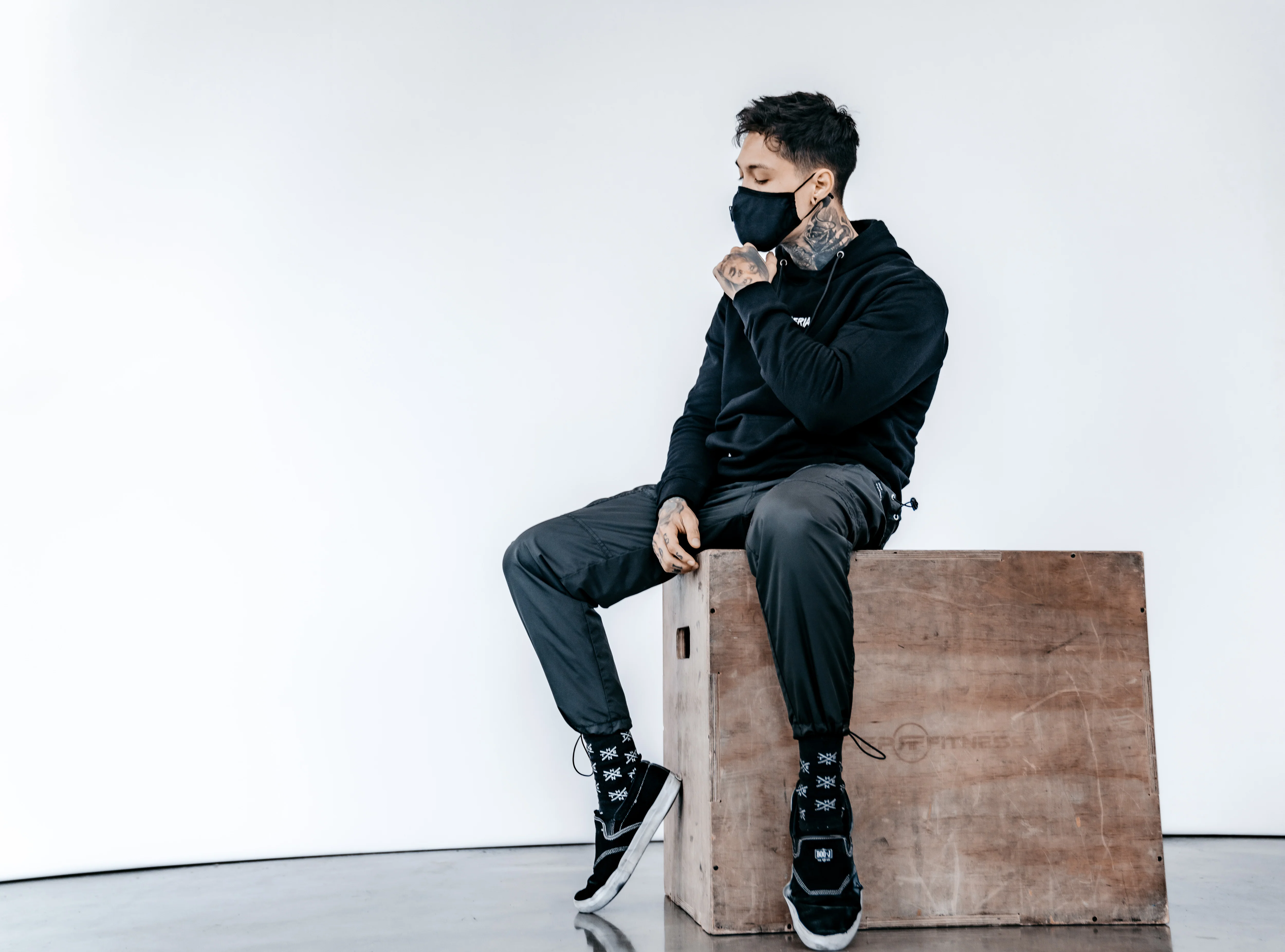 Heria Patch Hoodie - Black - Image 4
